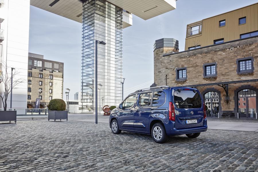  Toyota ProAce City Verso 2019 года  (EU) (фото 13 из 45)